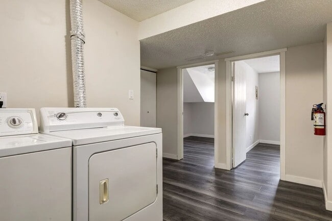 Building Photo - Spruce View Apartments