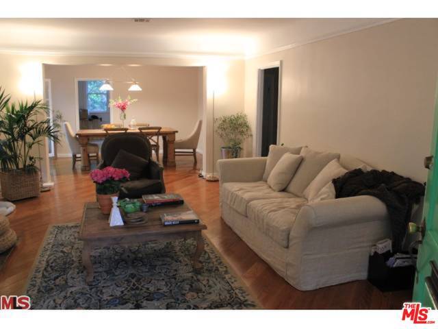 Foto del edificio - 6423 Primrose Ave