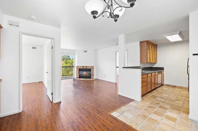 Building Photo - 7150 Shoreline Dr