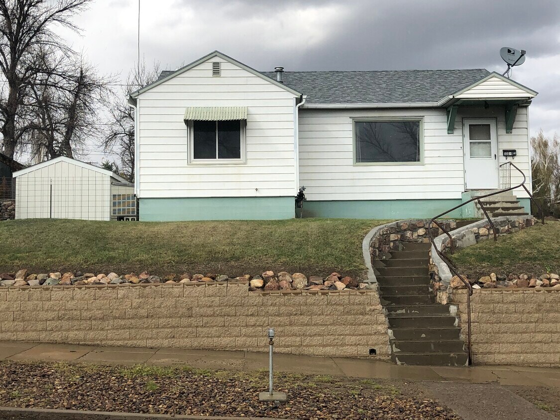135 9th St, Havre, MT 59501 House Rental in Havre, MT