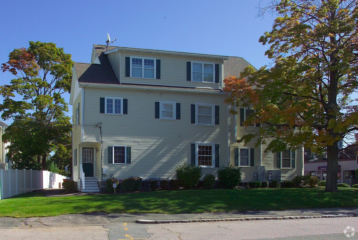 Building Photo - 372 Washington St