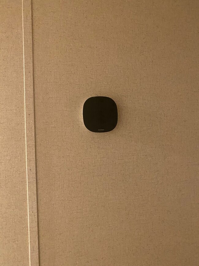 Foto del edificio - 339 Water Brook Dr