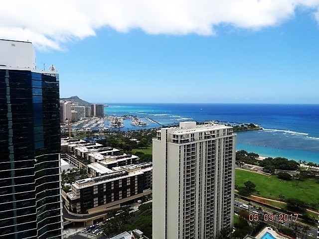 Foto principal - Waihonua at Kewalo 3BR/2BA/2PRK