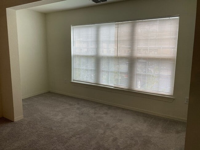 Foto del edificio - Cypress Fairways 2 Bedrooms 2 Bath
