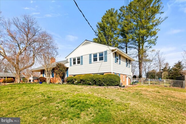 Building Photo - 8016 Gosport Ln