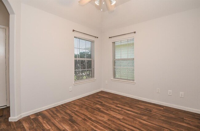 Foto del edificio - 21134 Normand Meadows Ln