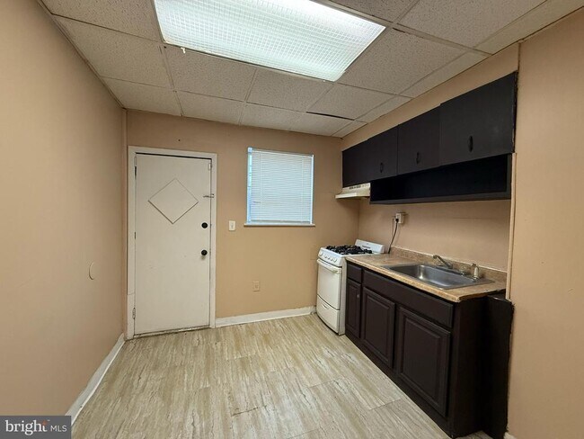 Foto del edificio - 2219 Winton St