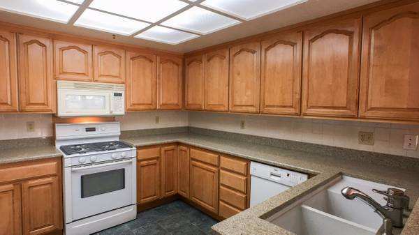 Building Photo - 1623 Graystone Ln