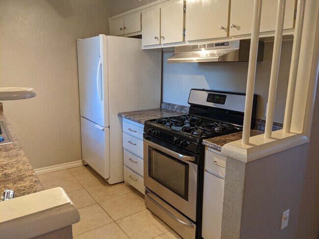 Photo - 113 W Pratt Dr House