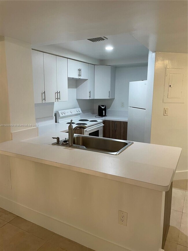 Building Photo - 8275 SW 152nd Ave