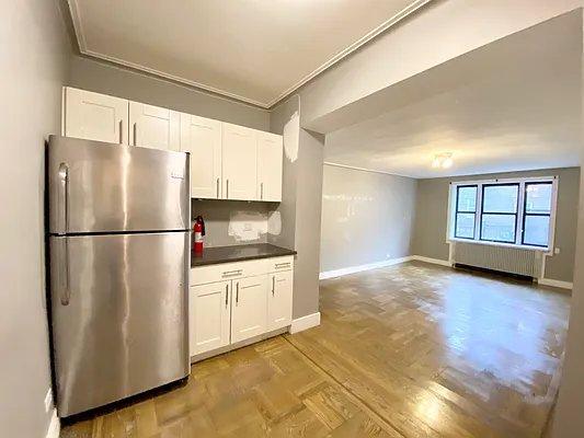 Foto del edificio - 4 bedroom in BRONX NY 10463