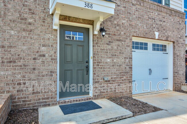 Foto del edificio - 388 Amber Acorn Ave