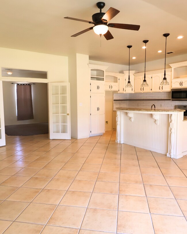 Foto del edificio - 4 Bedroom 2 Bath House for Rent in Northwe...
