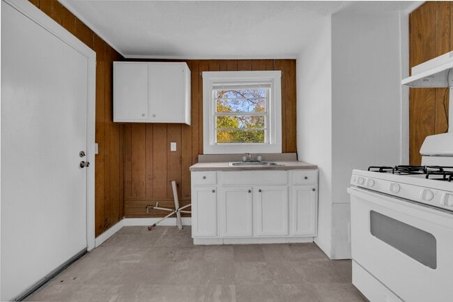 Building Photo - 92 Tom Bayne St