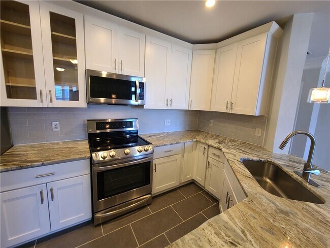 Foto del edificio - 3334 Peachtree Rd NE