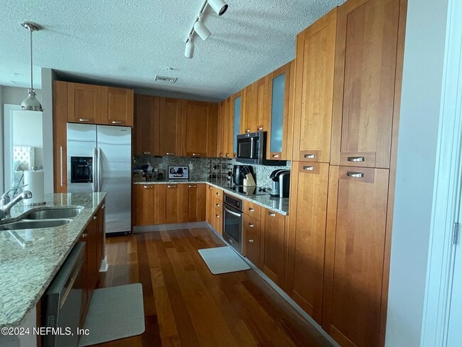 Foto del edificio - 1431 Riverplace Blvd