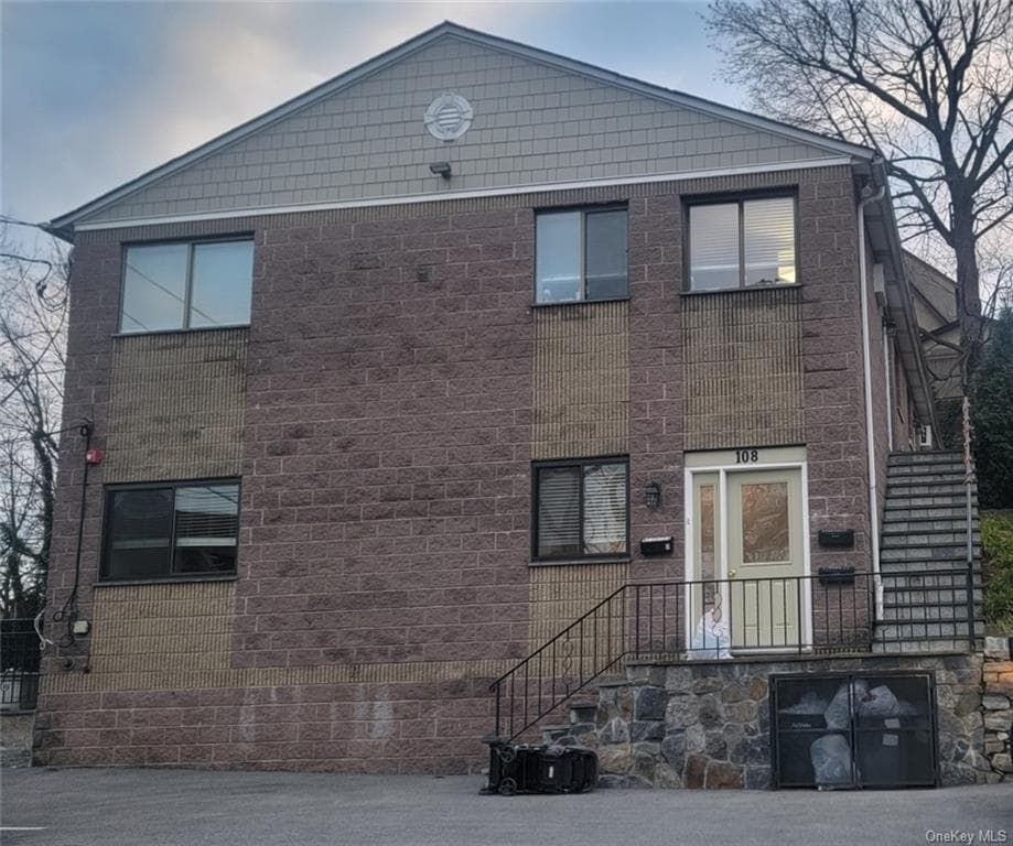 Primary Photo - 108 Brook St