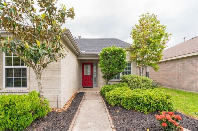 Building Photo - 3223 Legends Creek Dr