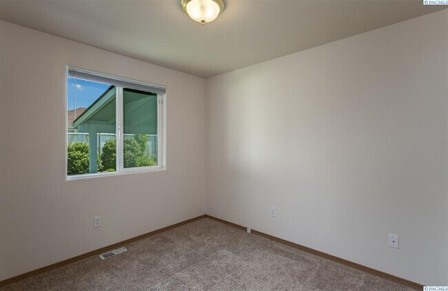 Foto del edificio - 614 Tanglewood Dr