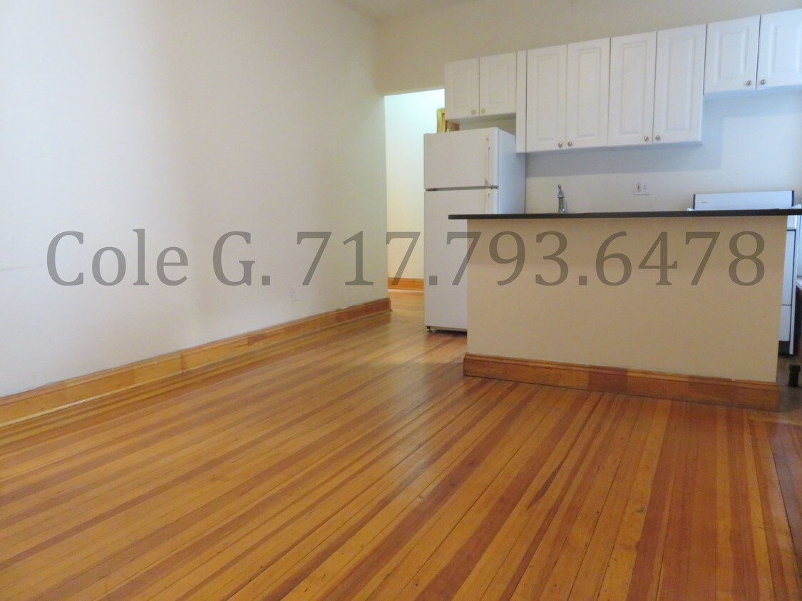Primary Photo - 230 E 55th St