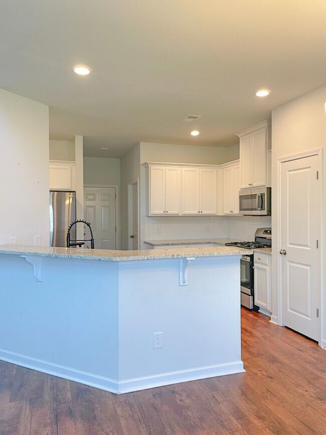 Building Photo - Lovely Cane Bay Home!!