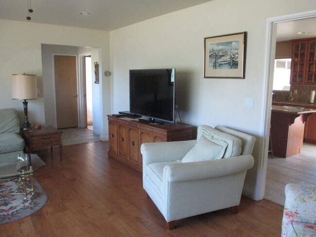 Foto del edificio - Comfortable Santa Barbara home