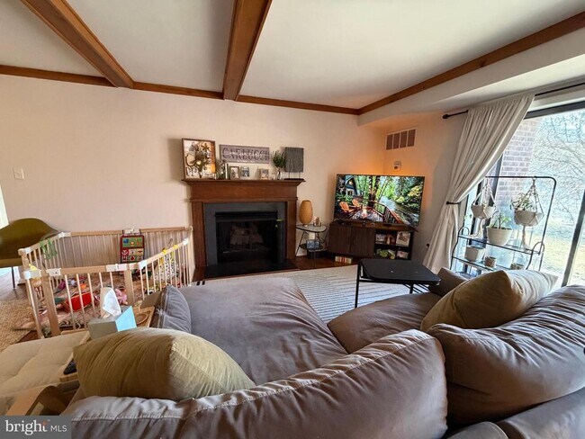 Foto del edificio - 403 Mountainview Dr