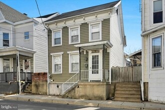 Building Photo - 430 E Main St