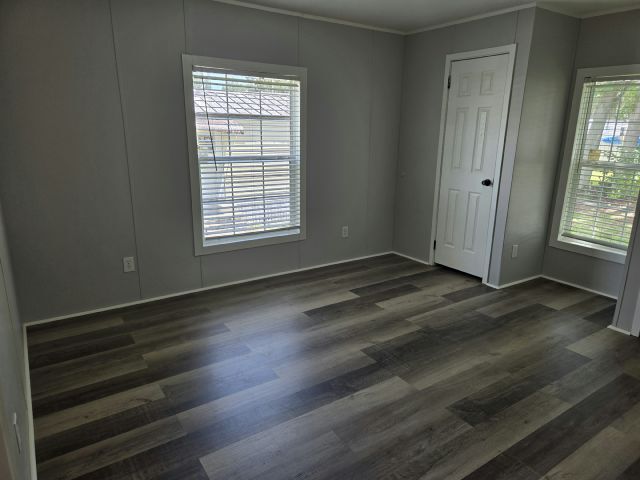 Foto del edificio - 1400 Banana Rd