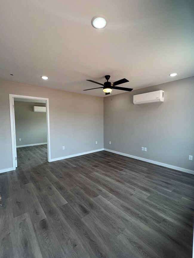 Building Photo - Adair-02