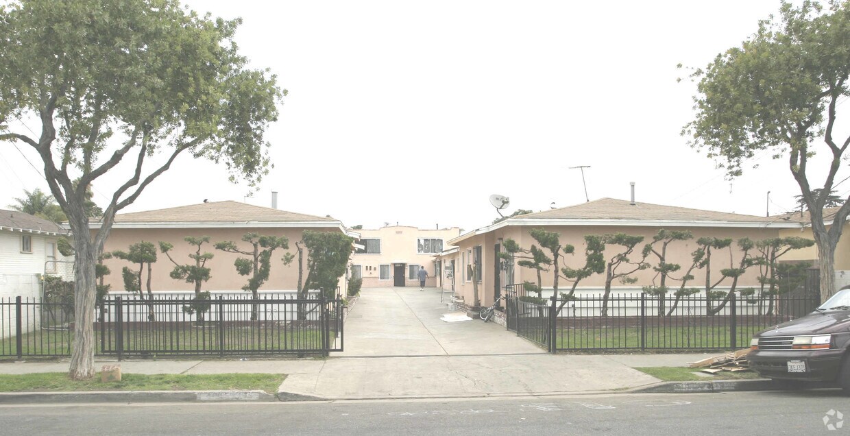 4017 Clara St, Cudahy, CA 90201 Apartments in Cudahy, CA