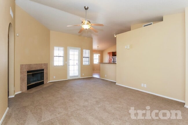 Building Photo - 1464 E Rosemonte Dr