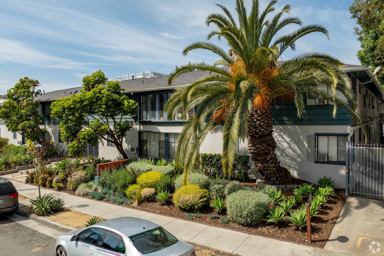 Hollyview Apartments - 1737 N Orange Dr Los Angeles, CA 90028 |  Apartments.com