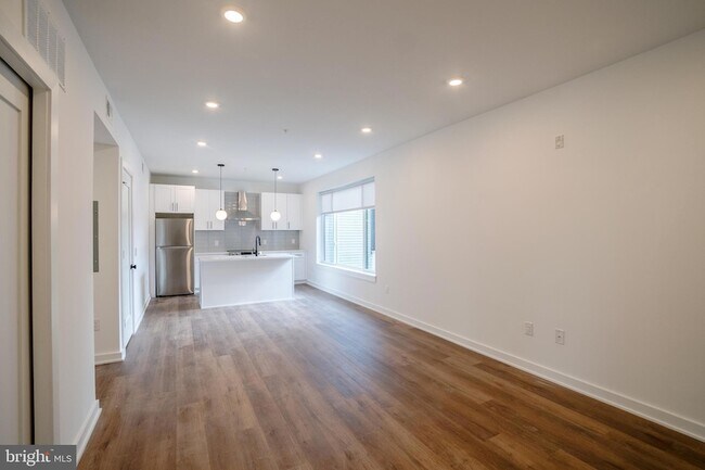 Foto del edificio - 5904 Germantown Avenue Unit 401