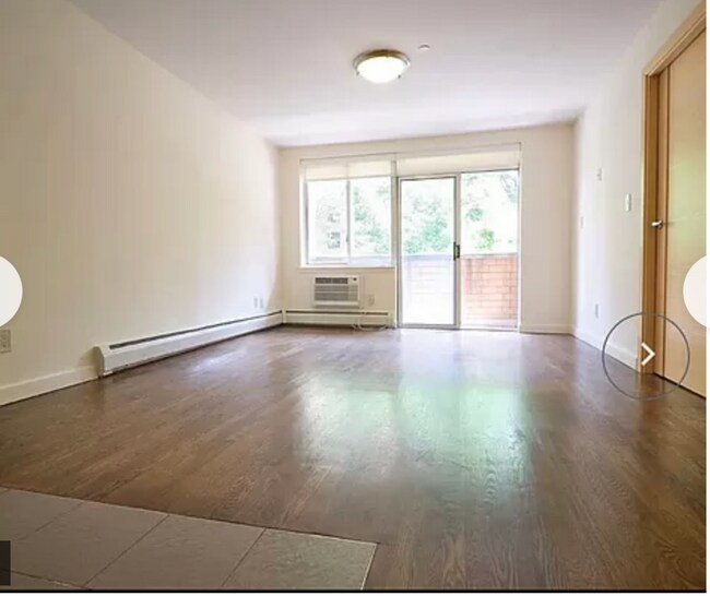 Foto del edificio - 735 E 5th St