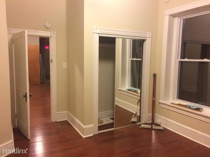 Foto principal - 4837 Baltimore Ave