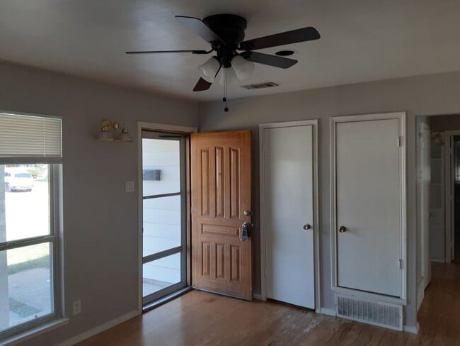 Building Photo - Modern living meets exceptional comfort