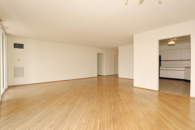 Foto del edificio - 1055 River Rd