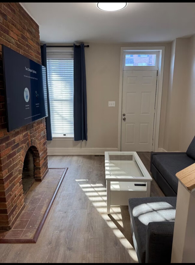 Building Photo - 417 Scott St