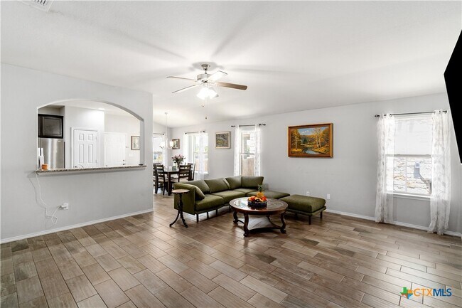 Building Photo - 5634 Stonehaven Dr