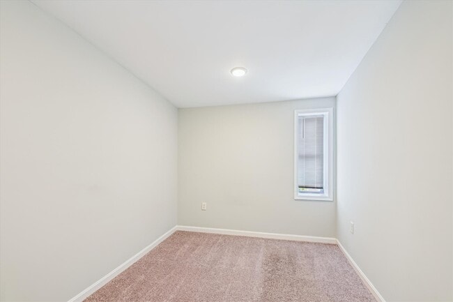 Foto del edificio - 1324 W Lombard St