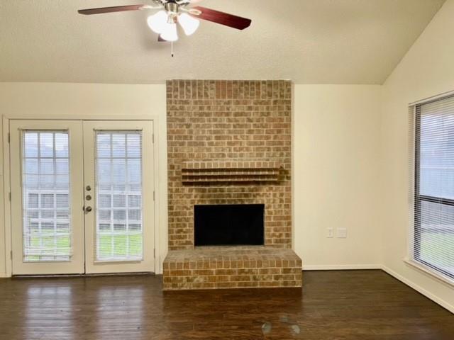 Foto del edificio - 6451 Woodbeach Dr