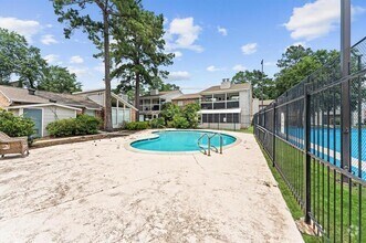 Building Photo - 17401 Red Oak Dr