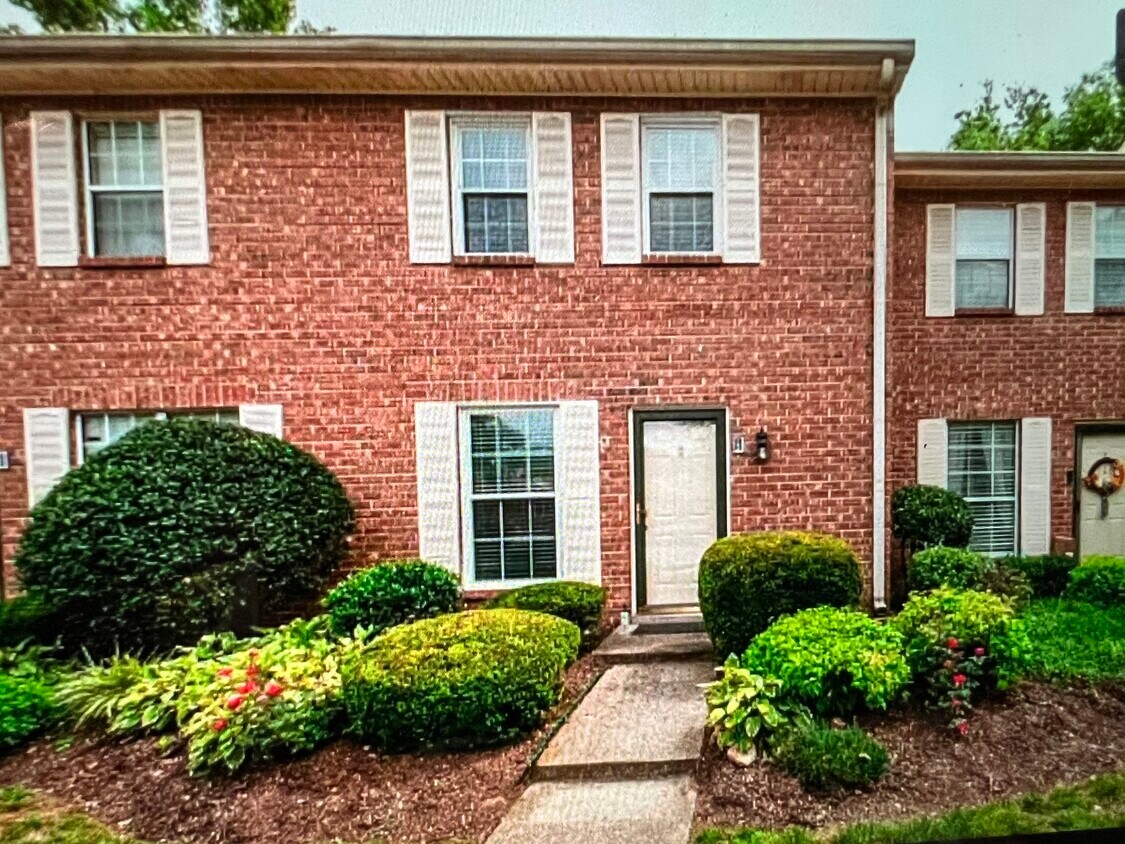 123 Thistle Lane - 123 Thistle Ln