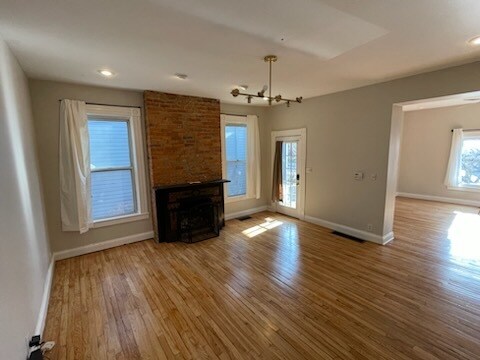 Middle Room - 244 E Whittier St