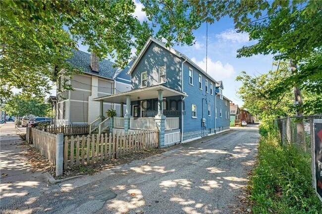 Foto del edificio - 1960 Randall Rd