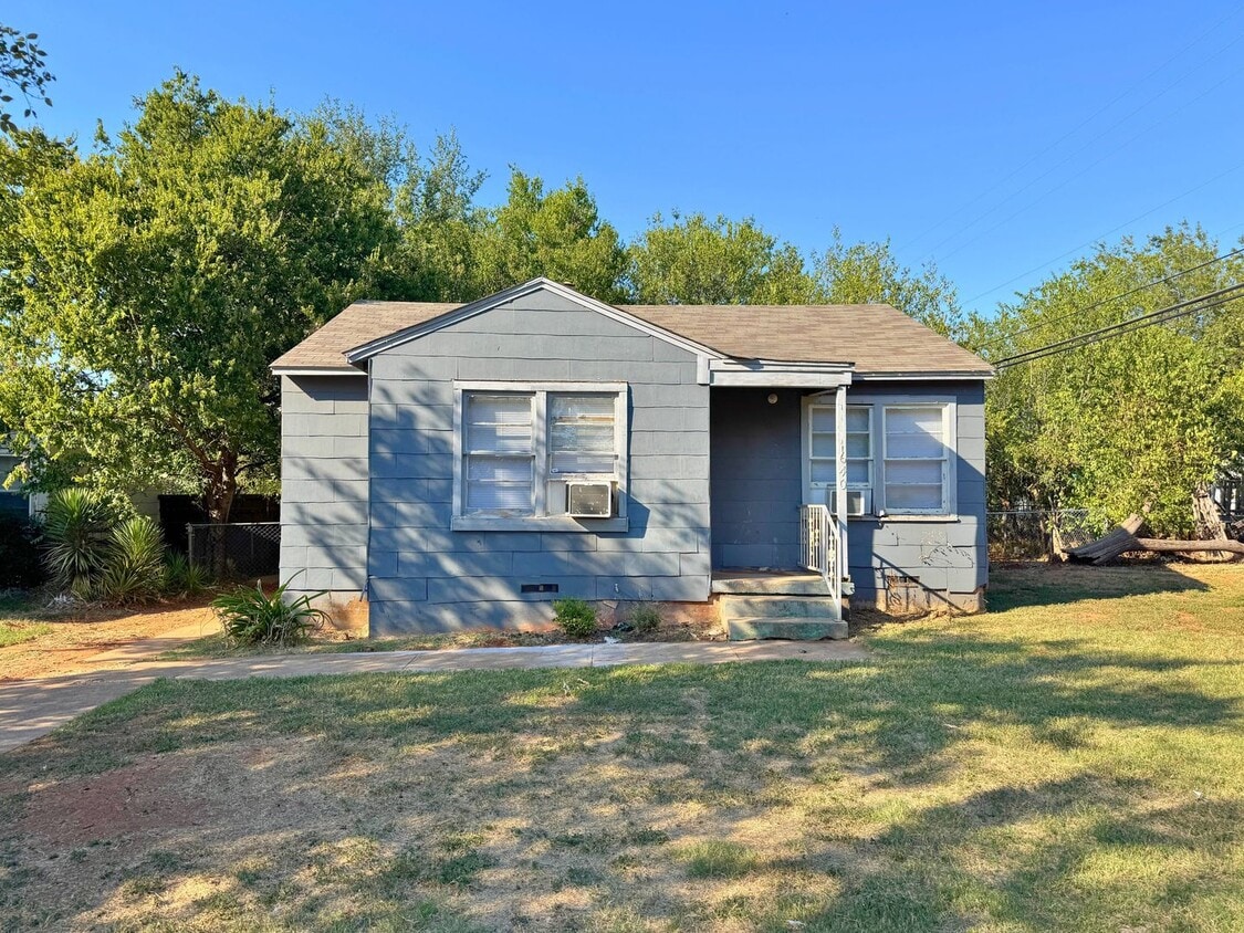 Primary Photo - Affordable 2 Bed 1 Bath in Sunnyside Heights