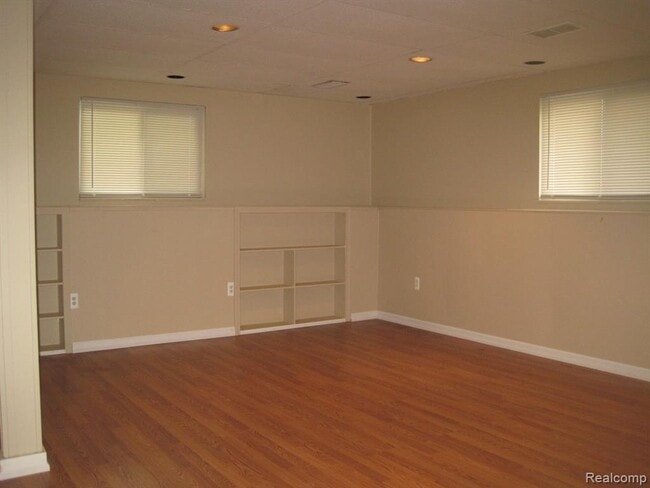 Building Photo - 4214 Lotus Dr