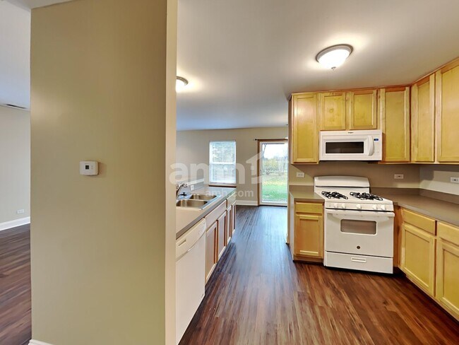 Building Photo - 240 Wedgewood Cir