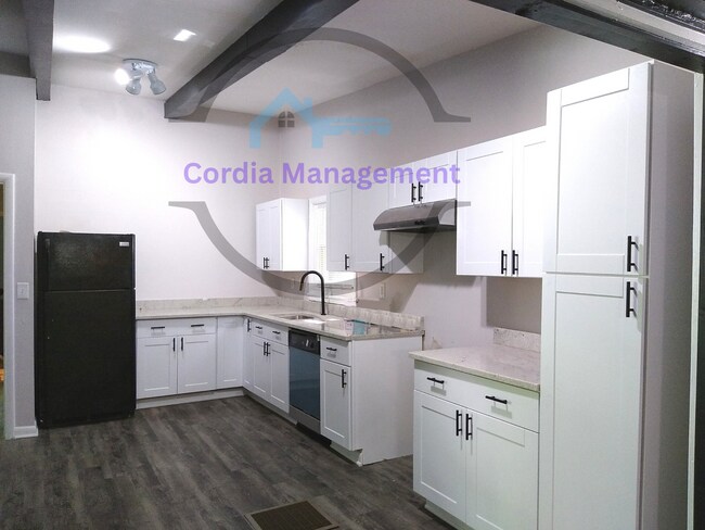 Foto del edificio - 3 bedroom 1.5  bath in East Point, GA